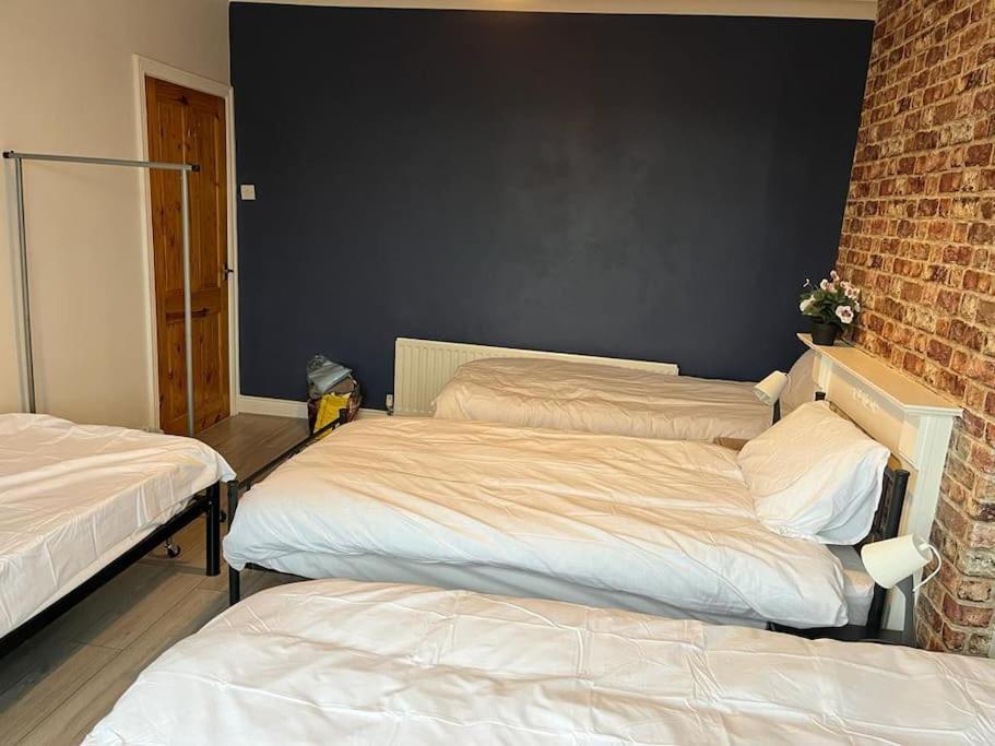 Ovington Grove 2 Fully Equipped Kitchen Free Parking 3 Bedrooms Netflix ニューカッスル・アポン・タイン エクステリア 写真
