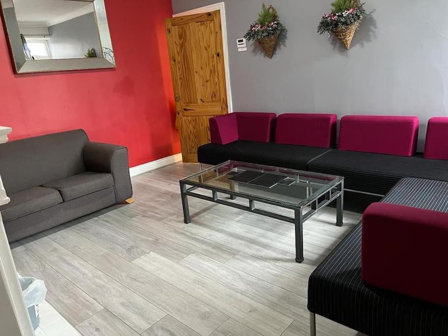 Ovington Grove 2 Fully Equipped Kitchen Free Parking 3 Bedrooms Netflix ニューカッスル・アポン・タイン エクステリア 写真