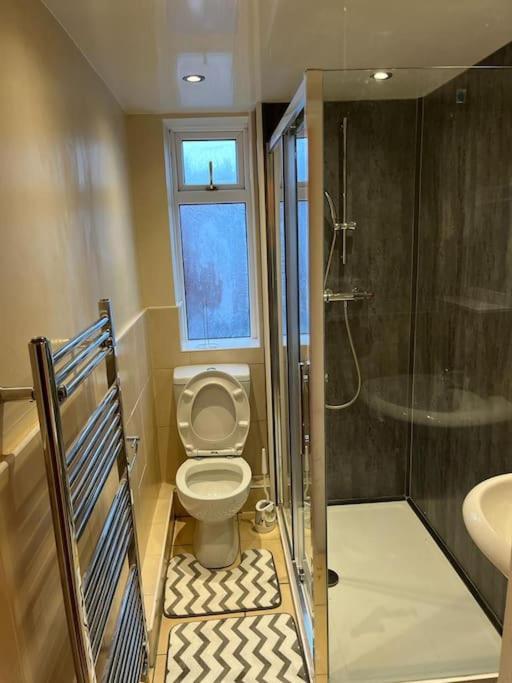 Ovington Grove 2 Fully Equipped Kitchen Free Parking 3 Bedrooms Netflix ニューカッスル・アポン・タイン エクステリア 写真