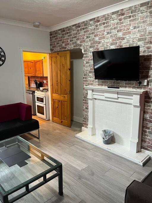 Ovington Grove 2 Fully Equipped Kitchen Free Parking 3 Bedrooms Netflix ニューカッスル・アポン・タイン エクステリア 写真