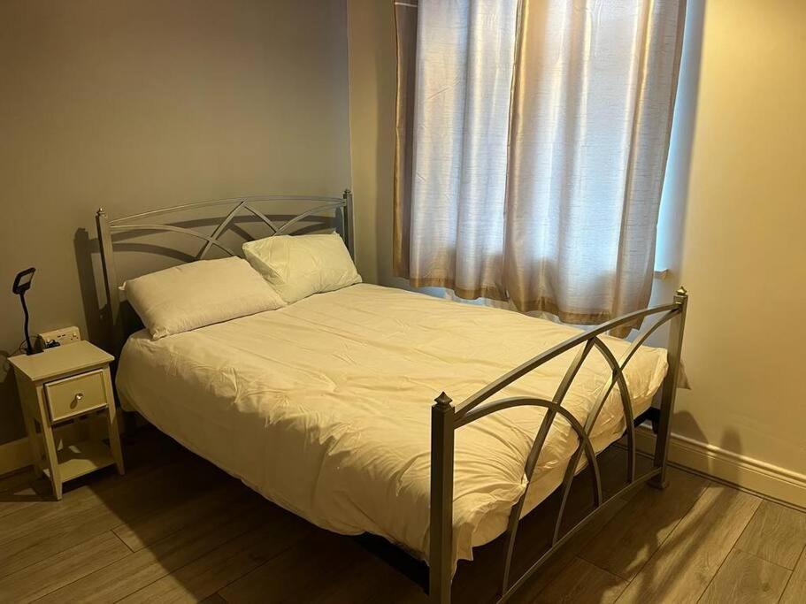 Ovington Grove 2 Fully Equipped Kitchen Free Parking 3 Bedrooms Netflix ニューカッスル・アポン・タイン エクステリア 写真
