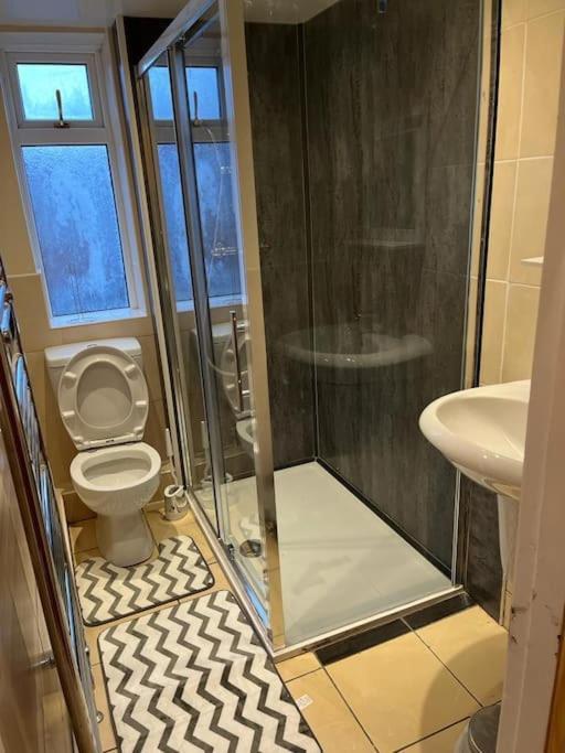 Ovington Grove 2 Fully Equipped Kitchen Free Parking 3 Bedrooms Netflix ニューカッスル・アポン・タイン エクステリア 写真