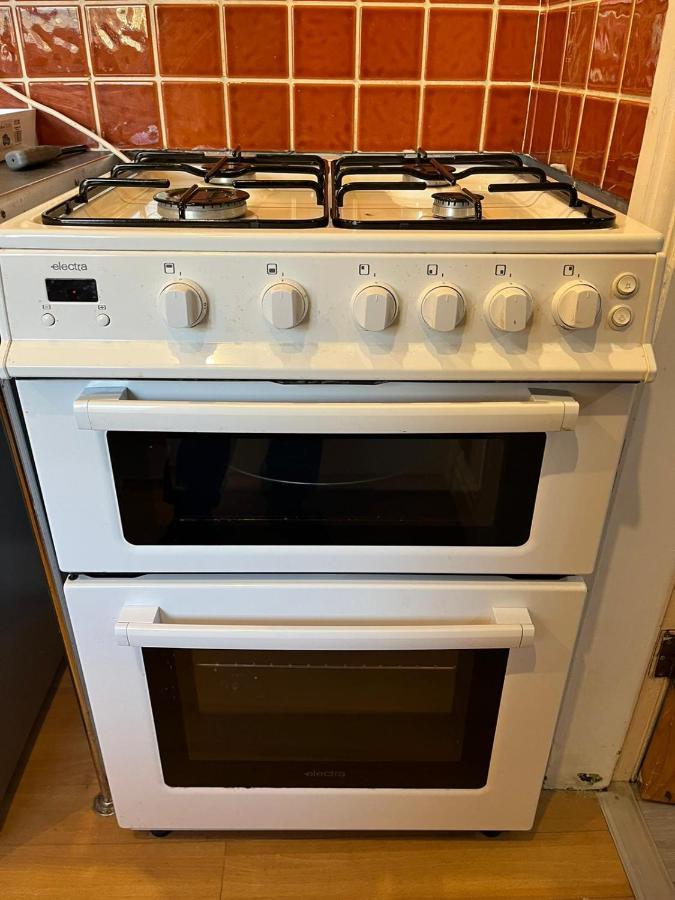 Ovington Grove 2 Fully Equipped Kitchen Free Parking 3 Bedrooms Netflix ニューカッスル・アポン・タイン エクステリア 写真