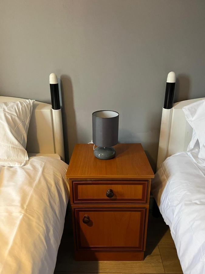 Ovington Grove 2 Fully Equipped Kitchen Free Parking 3 Bedrooms Netflix ニューカッスル・アポン・タイン エクステリア 写真